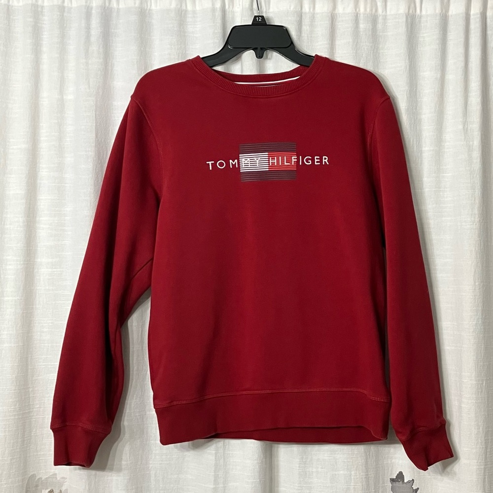 VTG Tommy Hilfiger Classic Red Crewneck Sweater Sweatshirt Size Medium unisex